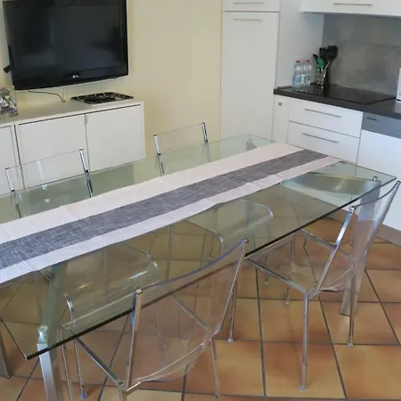 Cosy & Bath & Kitchen Near בית נופש